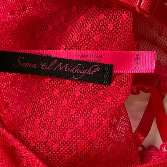 Seven Til Midnight Red Lace Up Front Corset with‎ Garter Straps Women's One Size - Picture 7 of 9